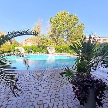 Large Apartment In Sunny Beach Exterior foto