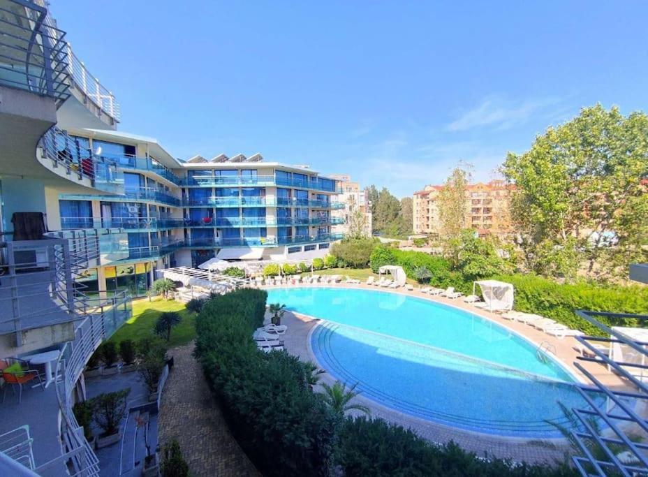 Large Apartment In Sunny Beach Exterior foto